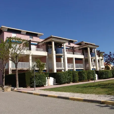 Cosy Avec Terrasse A 100m De La - 4 Couchages, Parking, Animaux Acceptes *