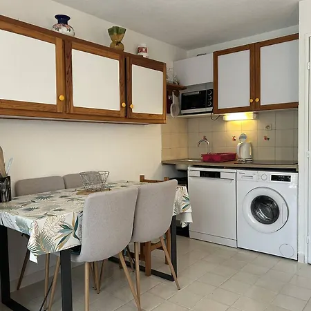 Cosy Avec Terrasse A 100m De La - 4 Couchages, Parking, Animaux Acceptes Apartment