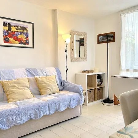 Cosy Avec Terrasse A 100m De La - 4 Couchages, Parking, Animaux Acceptes *