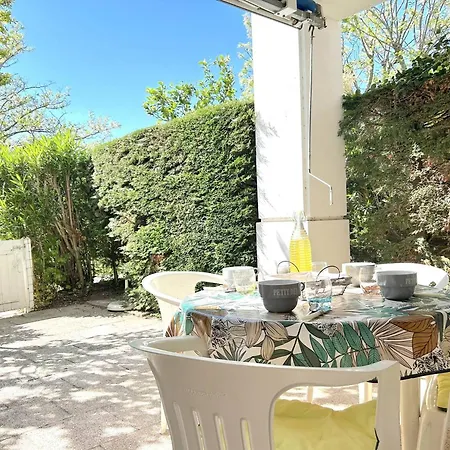 Cosy Avec Terrasse A 100m De La - 4 Couchages, Parking, Animaux Acceptes - Fr-1-251-572 Apartment *